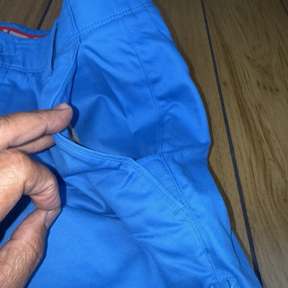 Under Armour‎ Stretch Men's Taper Leg Pants Size 32/30 EUC